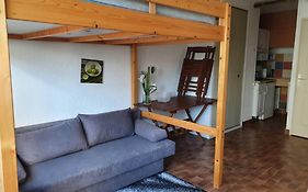 Studio Cabines 6 Couchages 150 M De La Plage Et A Quelques Secondes Des Commerces Wifi Gratuit